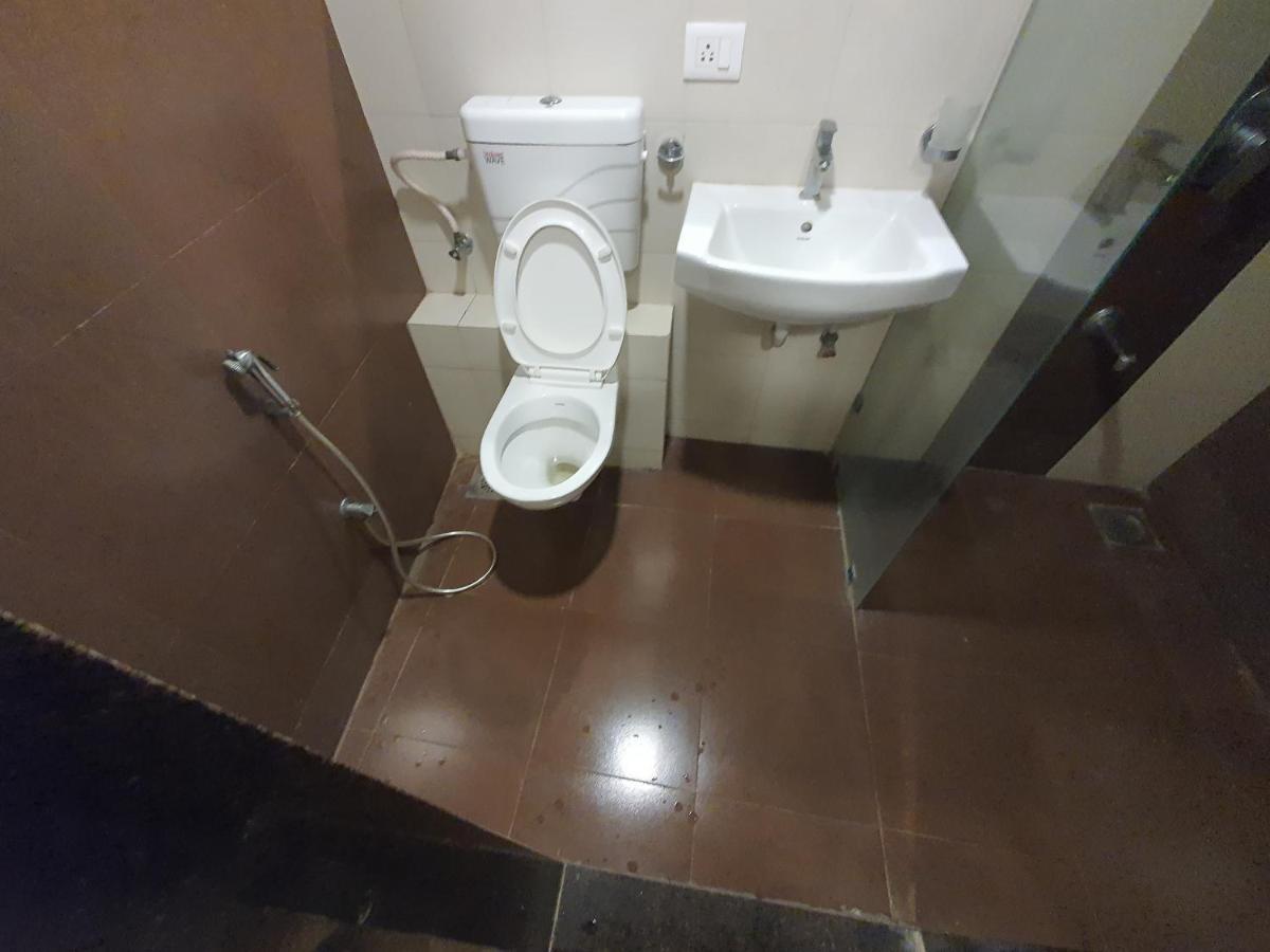 P C Homes At Belliza Near Airport Surat Zewnętrze zdjęcie