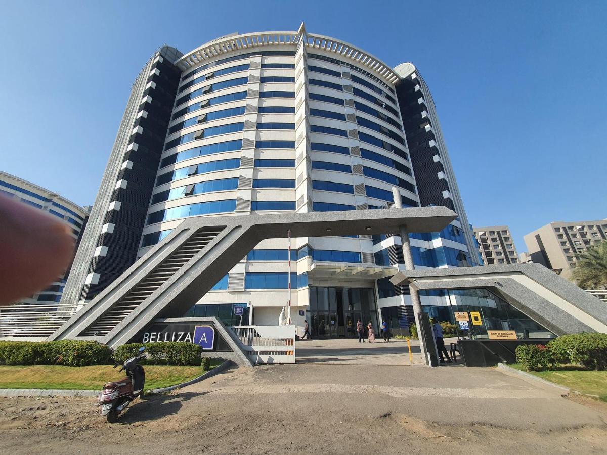 P C Homes At Belliza Near Airport Surat Zewnętrze zdjęcie